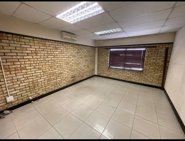 1,177M² WAREHOUSE TO LET IN KYA SANDS